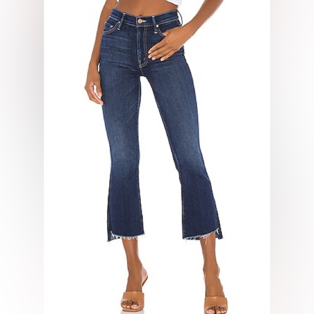 The Insider Crop Step Fray jeans in Home Movies
MOTHER size 27